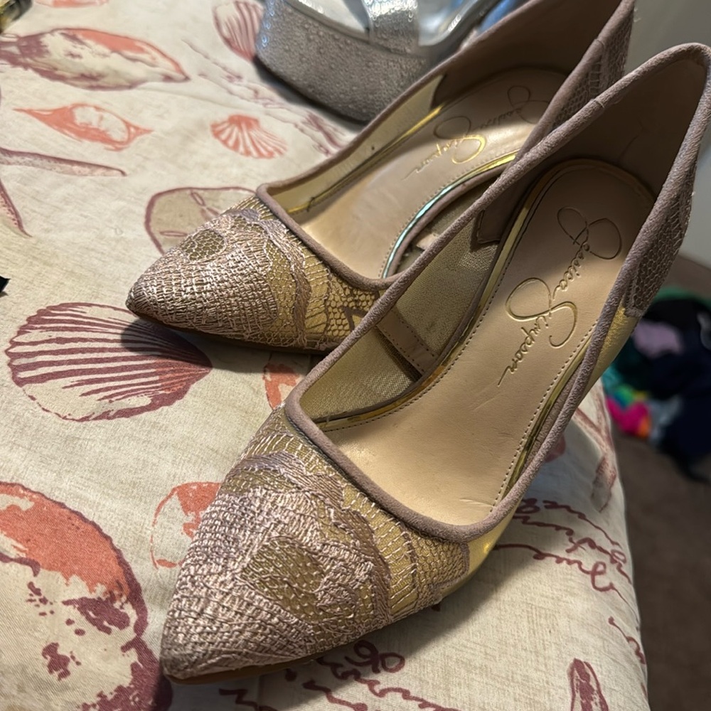 Jessica Simpson lace pumps